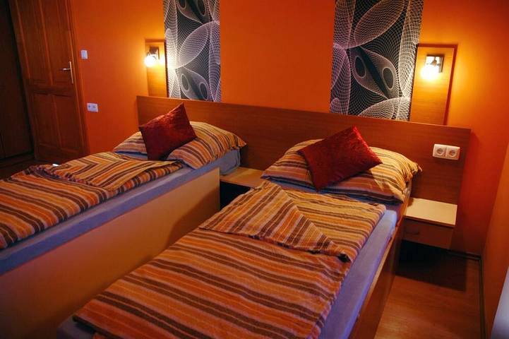 Villa für 10 Personen, mit Whirlpool und Sauna sowie Garten am Balaton - 4