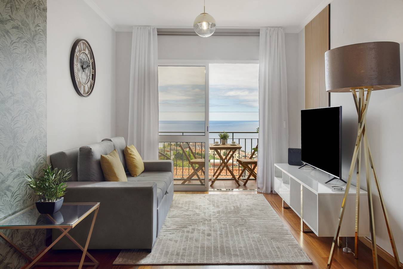 Ganze Wohnung, Apartment 'Ti Clara View' mit Meerblick, Balkon und Wlan in Caniço, Madeira
