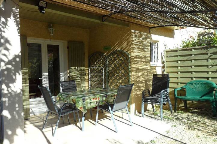 Gîte pour 3 personnes, avec piscine et jardin, animaux acceptés à Saint-Maurice-d'Ibie - 4