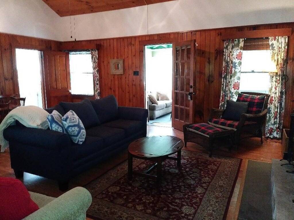 Gehen Sie von diesem renovierten Cottage zum Million Dollar Beach! in Adirondack Mountains