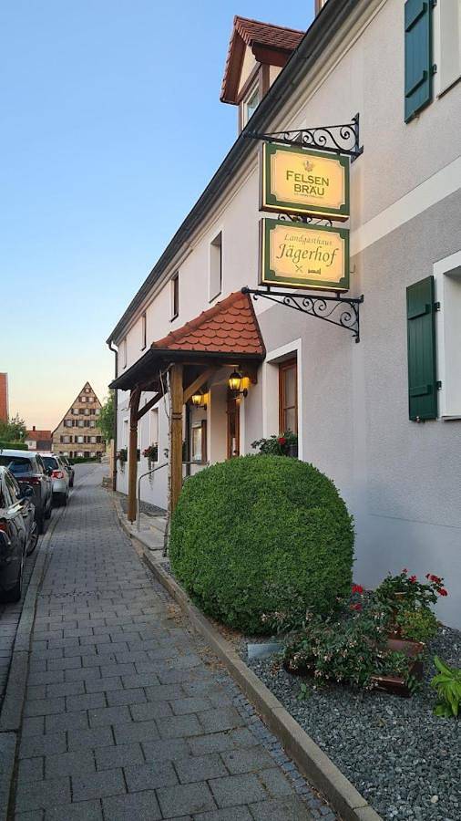 Hotel für 2 Personen, mit Terrasse in Absberg - 2
