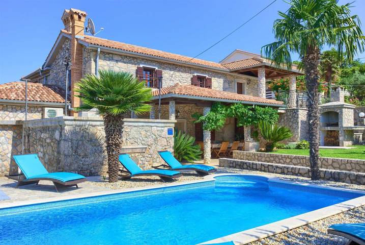 Villa pour 8 personnes avec piscine in Hlapa, Krk