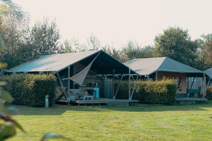 Glamping voor 6 personen, met Terras en Kinderzwembad op de Veluwe