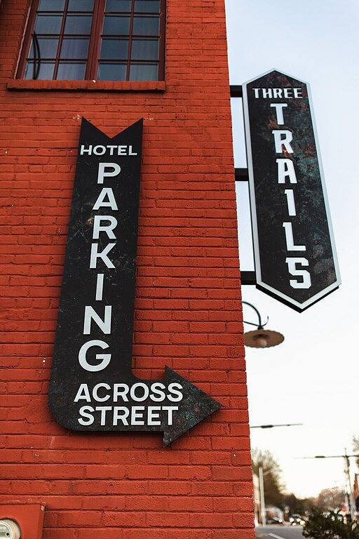 Ganze Wohnung, 2 Bedroom Townhouse Downtown Elkin • Shopping, Entertainment, Restaurants, Vineyards in Elkin, Surry County