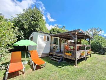 Mobil home pour 6 personnes, avec terrasse, animaux acceptés à Valbonnais