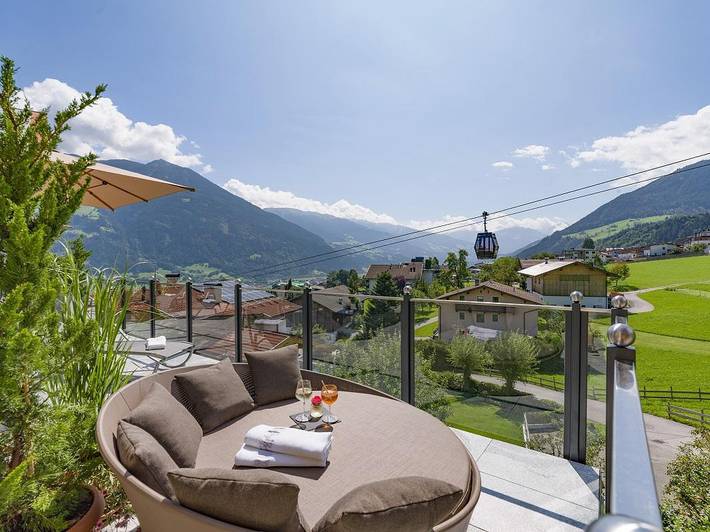 Hôtel pour 2 personnes, avec Balcon et Terrasse ainsi que Jardin et Piscine à Fügen