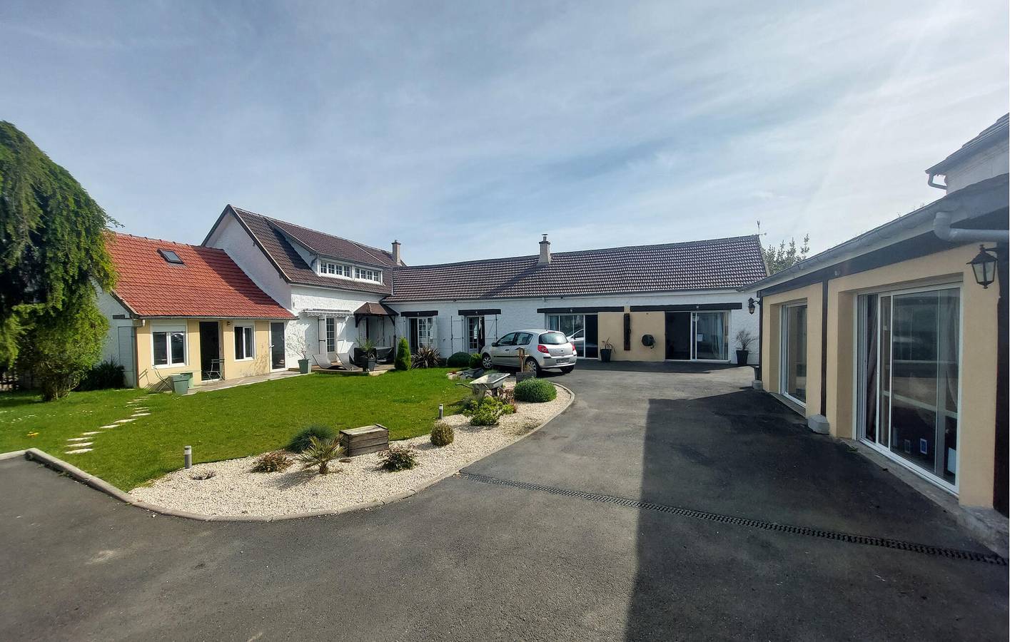 Ganze Ferienwohnung, Gemütliche Unterkunft mit WiFi, TV und Parkplatz in der Nähe des Stadtzentrums in Amblainville, Oise