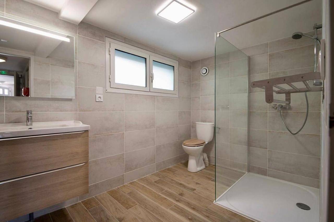 La cahute, Gîte avec jardin pour 15 personnes in Montauban, Tarn-et-Garonne
