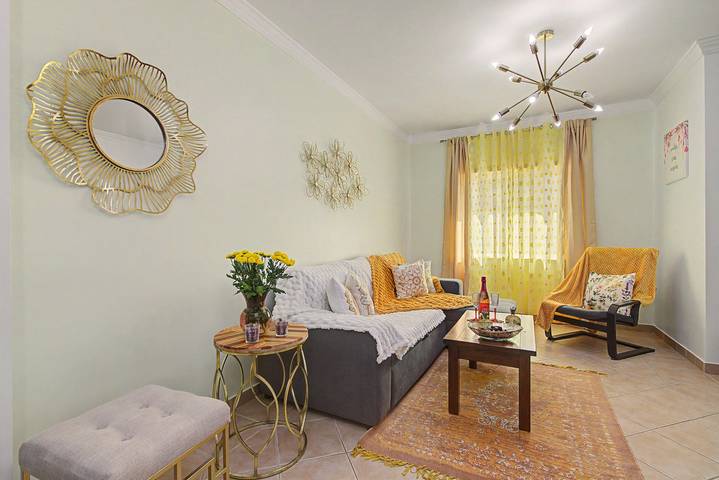 Apartamento inteiro, Apartamento 'Magnolia' com Terraço Privado, Wi-Fi e Ar Condicionado in Tavira (Santa Maria), Tavira (Santa Maria e Santiago)