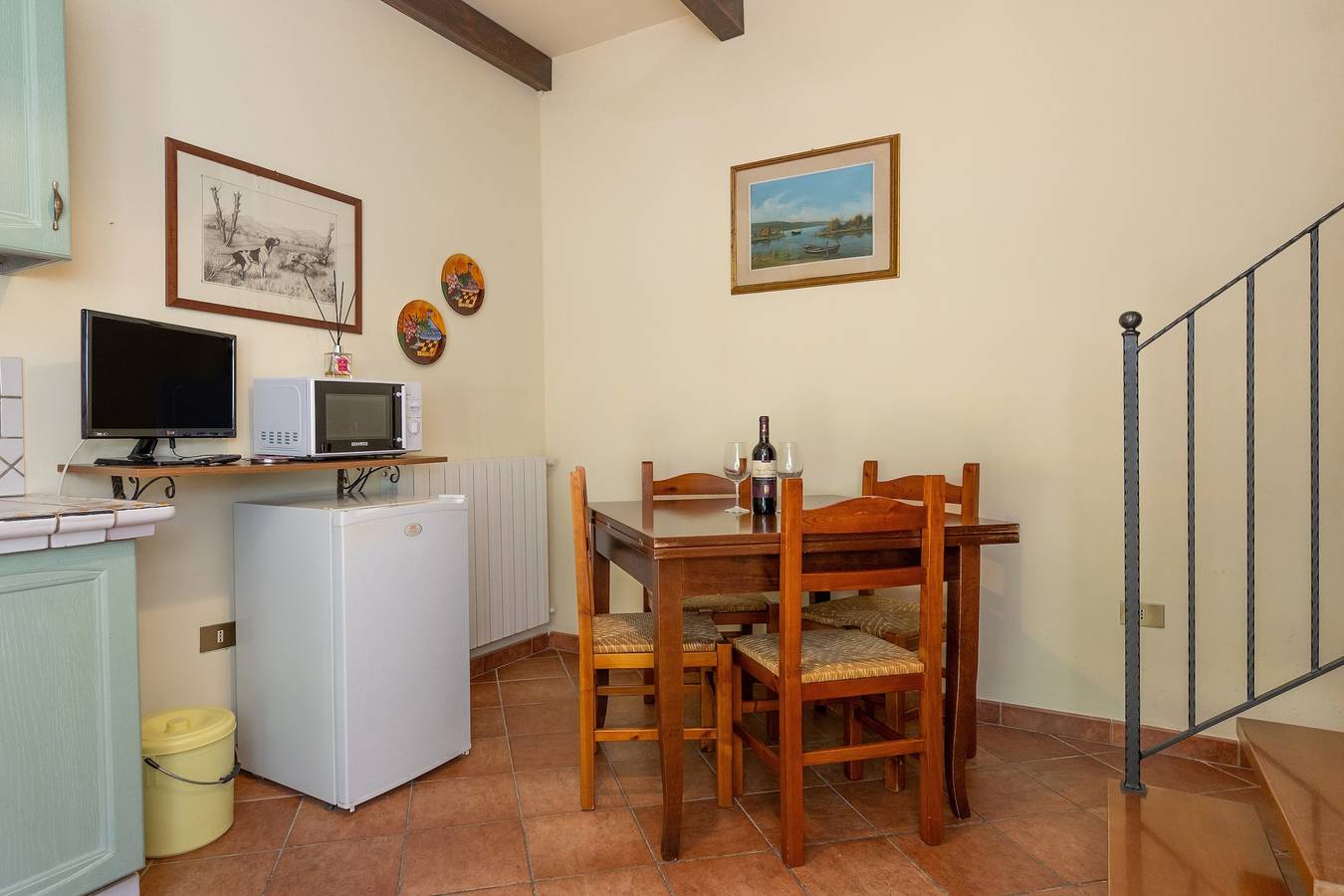 Ganze Wohnung, Ferienwohnung 'Mirtillo' mit Gemeinschaftspool, Wi-Fi und Klimaanlage in Livorno, Etruskische Küste