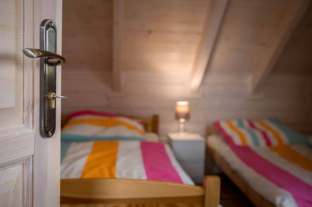 Na Dworosku - house with hot tub in heart of Jura, Golczowice, Poland in Lesser Poland