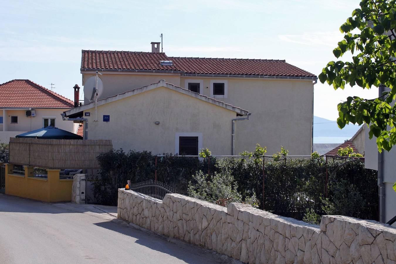 Ganze Wohnung, 1-Zimmer-Ferienwohnung mit Balkon und Meerblick Zadar A-6128-b in Zadar Stadt, Zadar (Kommun)