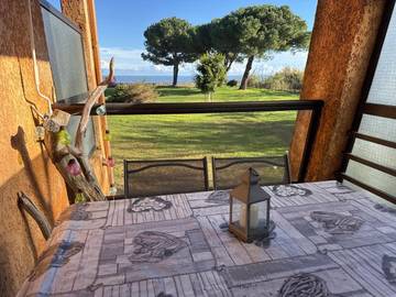 Gîte pour 4 personnes, avec vue ainsi que piscine et jardin à Santa-Lucia-di-Moriani