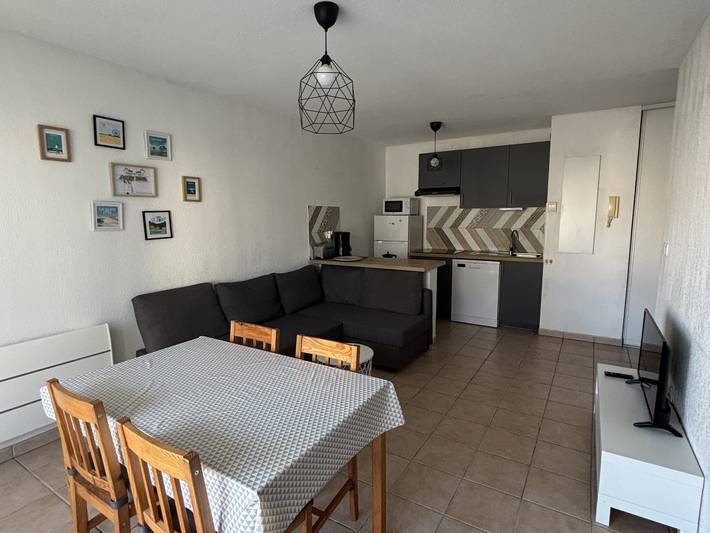 Gîte pour 5 personnes, avec terrasse et piscine, animaux acceptés dans Biscarrosse (bourg) - 3