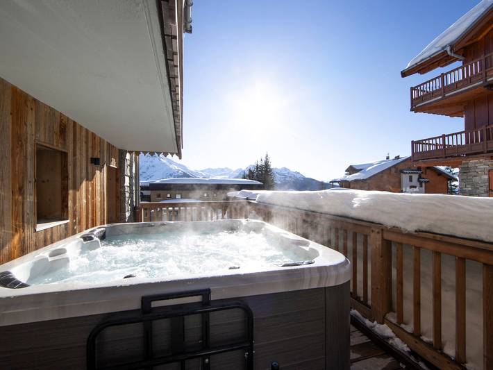 Ganze Wohnung, Geräumige Wohnung nahe Pisten mit Jacuzzi und Parkplatz in La Rosière, Montvalezan