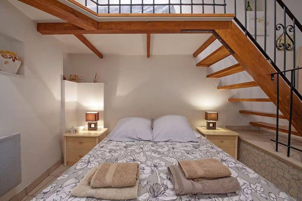 Le Du Guet - Augustus Tower in La Turbie, Nizza Region