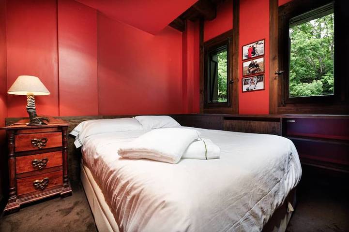 Aquaterra Lodges Luxus in Hoz de Jaca, Aragonesische Pyrenäen