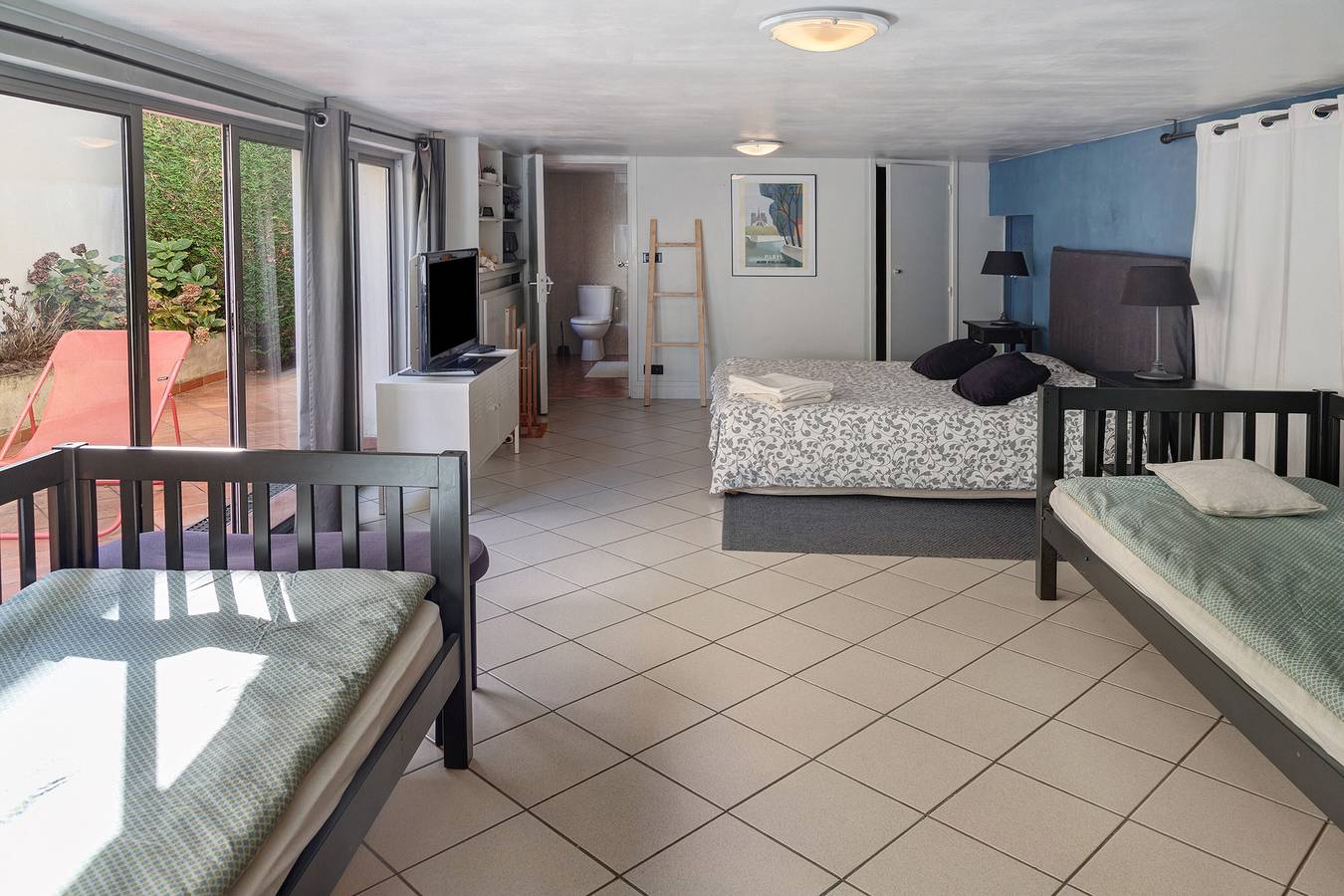 Chambre d’hôtes chez Maud et David – Terrasse privée, jardin commun et Wi-Fi in Chaumontel, Val-d'Oise