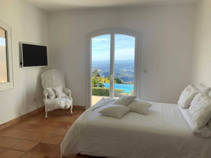 Location de vacances pour 8 personnes, avec piscine ainsi que terrasse et vue sur le lac à Aspremont - 4