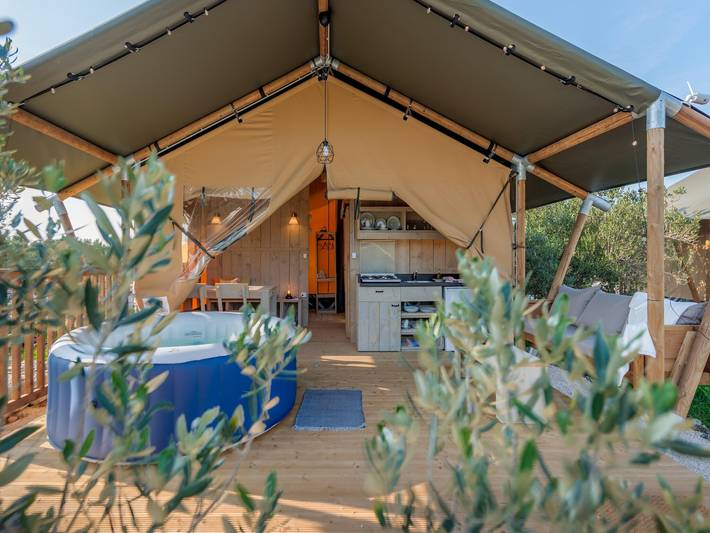 Camping pour 4 personnes, avec terrasse, animaux acceptés dans Split-Dalmatie