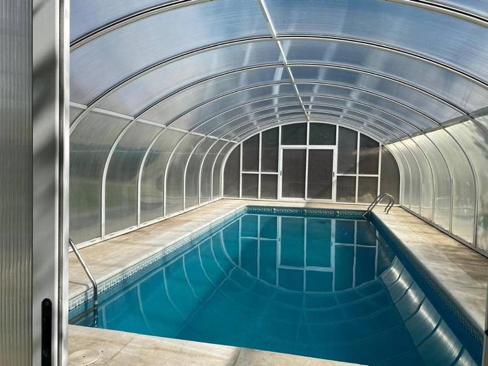 Casa de vacaciones para 16 personas, con terraza además de jardín y piscina, Se admiten mascotas en Comarca de Ávila - 2