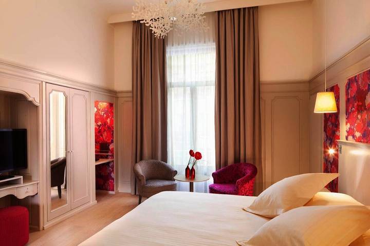 Hôtel pour 2 personnes, avec piscine ainsi que terrasse et jacuzzi à Tours - 3