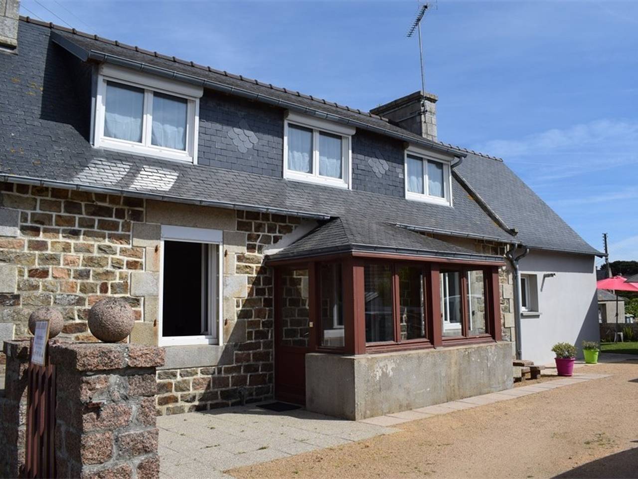 Maison bretonne à Ploumanac'h, 280m de la plage, jardin, parking, 5 chambres in Ploumanac'h, Perros-Guirec