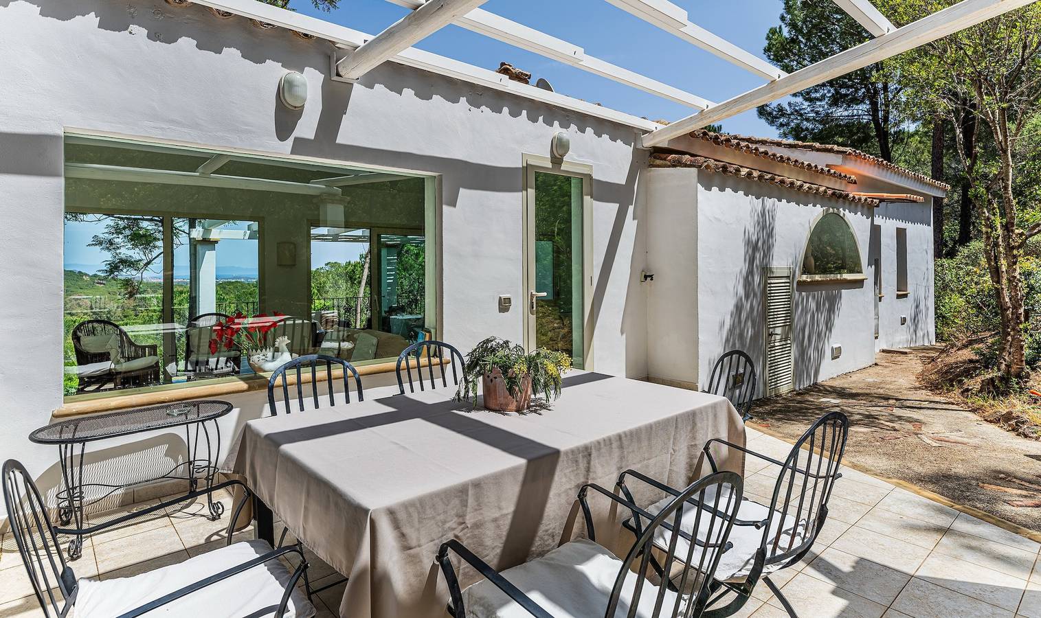 Villa Paradiso – Exclusive Villa with Pool, Panoramic Views, Near Golf & Beaches in Pula Området, Cagliari-provinsen