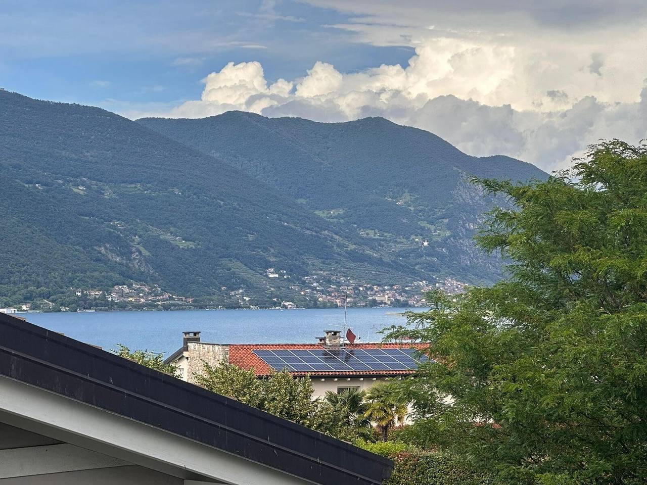 Vakantiehuis 'La Dolce Vita - Iseomeer' met uitzicht op het meer, Wi-Fi en airconditioning in Paratico, Iseomeer