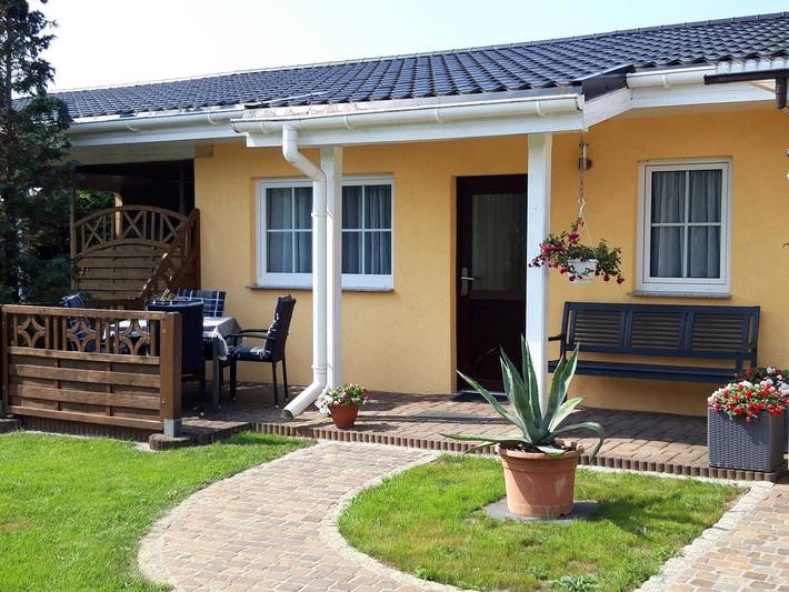 Ferienwohnung für 2 Personen, mit Garten und Terrasse in Karlshagen - 2