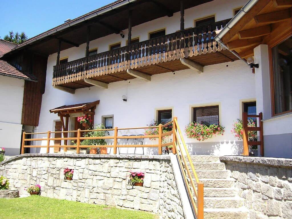 Ganze Ferienwohnung, Ferienwohnung Pension Hauer - Doppelzimmer Linde in Wegscheid, Passauer Land