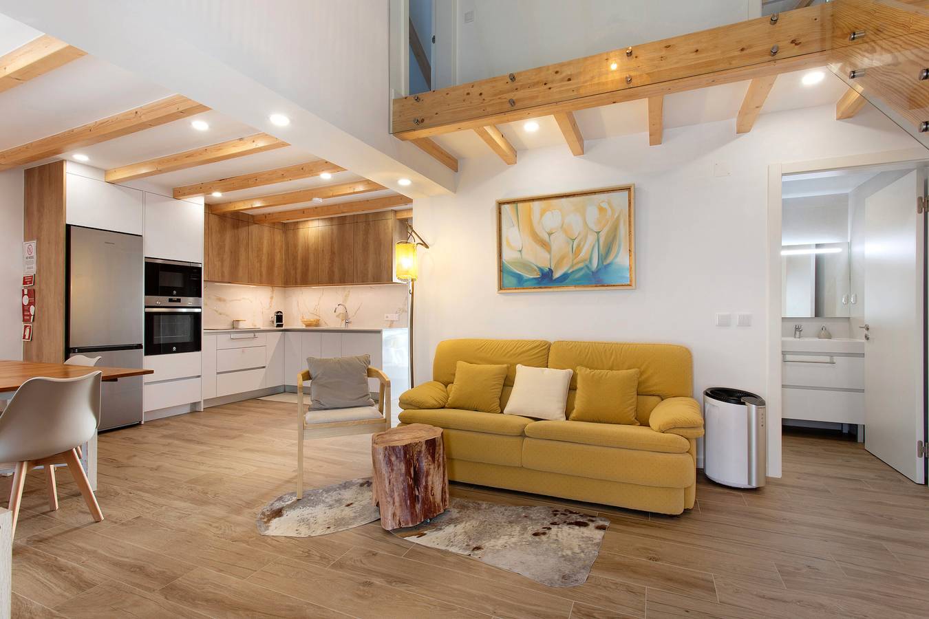 Apartment 'Zeca Holidays Atalaia Waterfall' with Balcony and Wi-Fi in Atalaia, Lisbon District