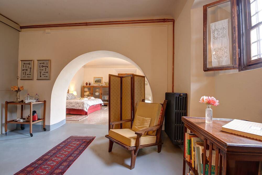 Bleib, denke und entspanne. 15 'Fahrt von Pisa, Lucca und dem Strand. Die Suite in Vecchiano, Italienische Riviera