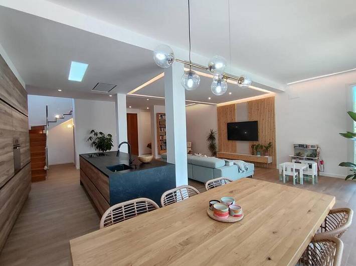 Location de vacances pour 6 personnes, avec jardin ainsi que piscine et vue à Cangas - 3