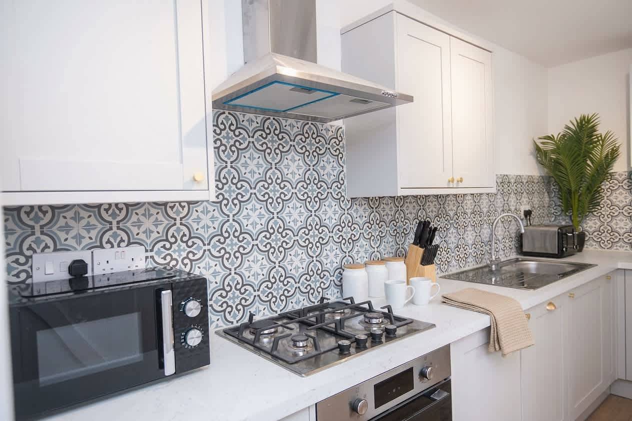 Modern 3Br Home with Free Parking & Fast Wi-Fi in Warwickshire