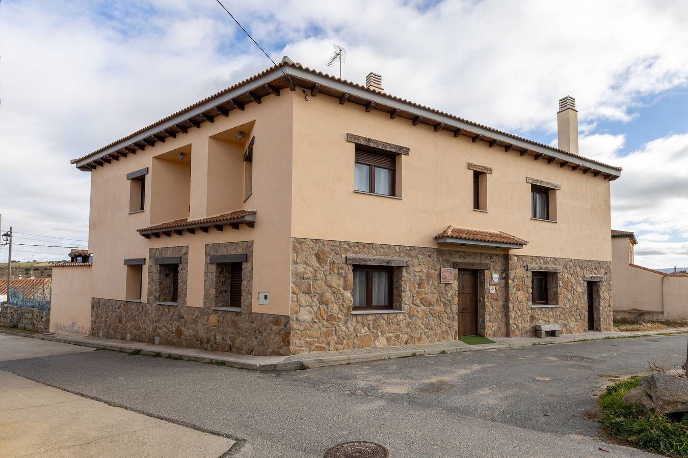 Maison de campagne "Camino De Avila" avec vue sur les montagnes, piscine privée et Wi-Fi in Mediana de Voltoya, Région d'Ávila