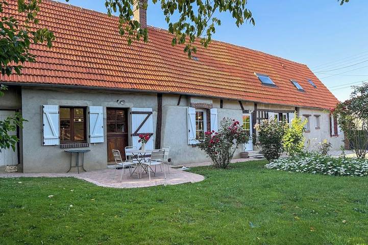 Location de vacances pour 7 personnes, avec jardin dans Ollé