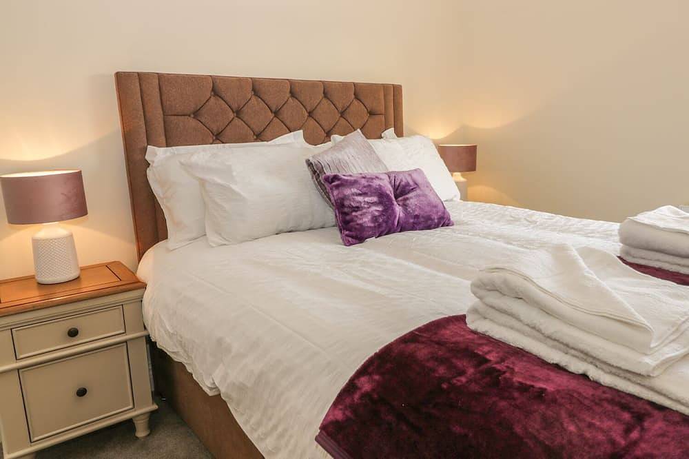 204 Sea View House, pet friendly, with open fire in Marske-By-The-Sea in Redcar and Cleveland