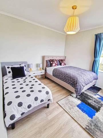 Villa for 12 Guests in Otago, Picture 3