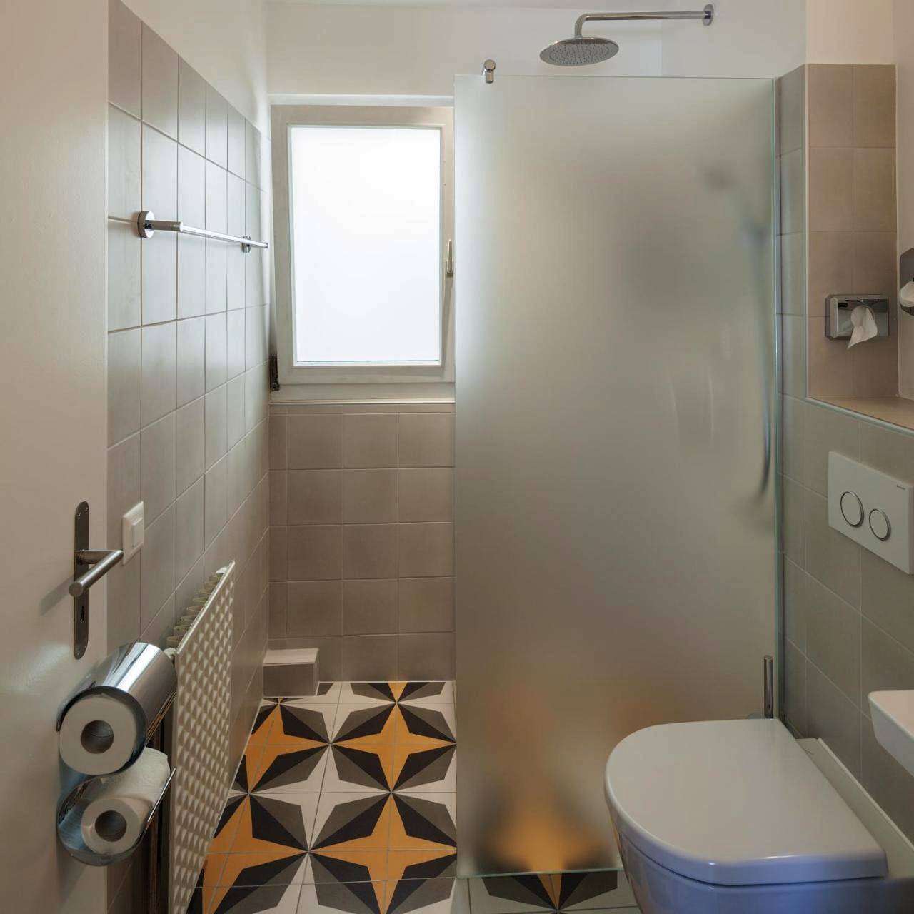 Double Room with Shared Bathroom in Neuchâtel, Lake Neuchâtel