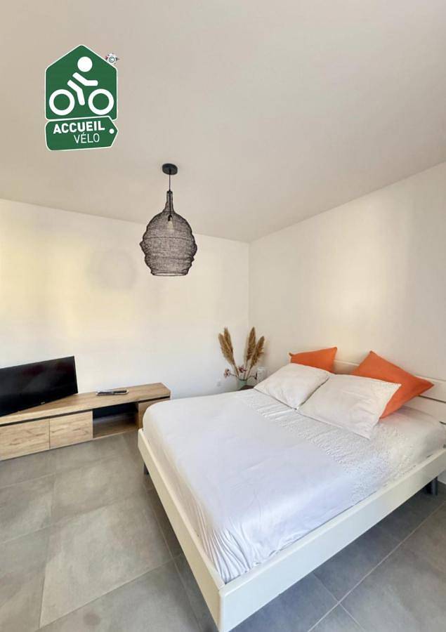 Gîte pour 4 personnes, avec jardin et vue à Morestel