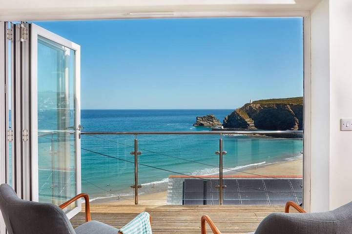 Holiday rental for 7 people, with hot tub and balcony in Portreath