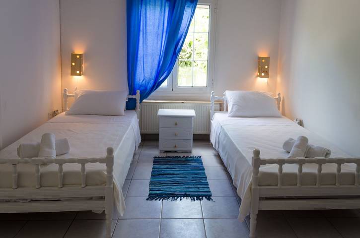 Location de vacances pour 6 personnes, avec jardin et balcon, adapté aux familles dans Égine - 3