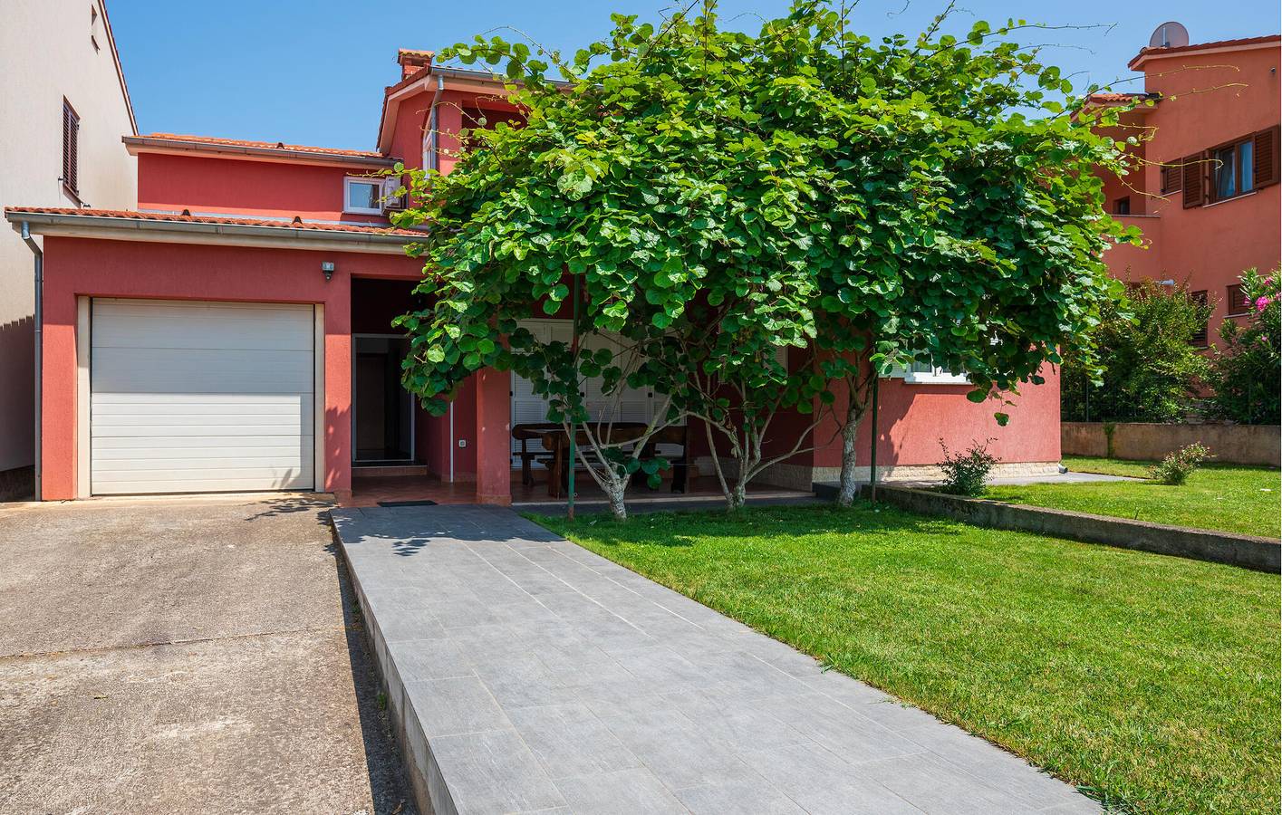 Ferienhaus für 10 Personen mit Terrasse in Valbandon, Südküste Istrien