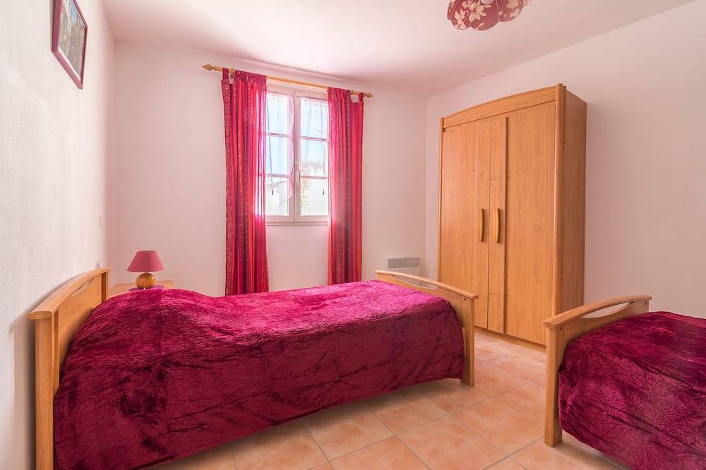 Maison centre du village 4 chambres, 2 salles de bain proche plage de sable in La Flotte, Île de Ré