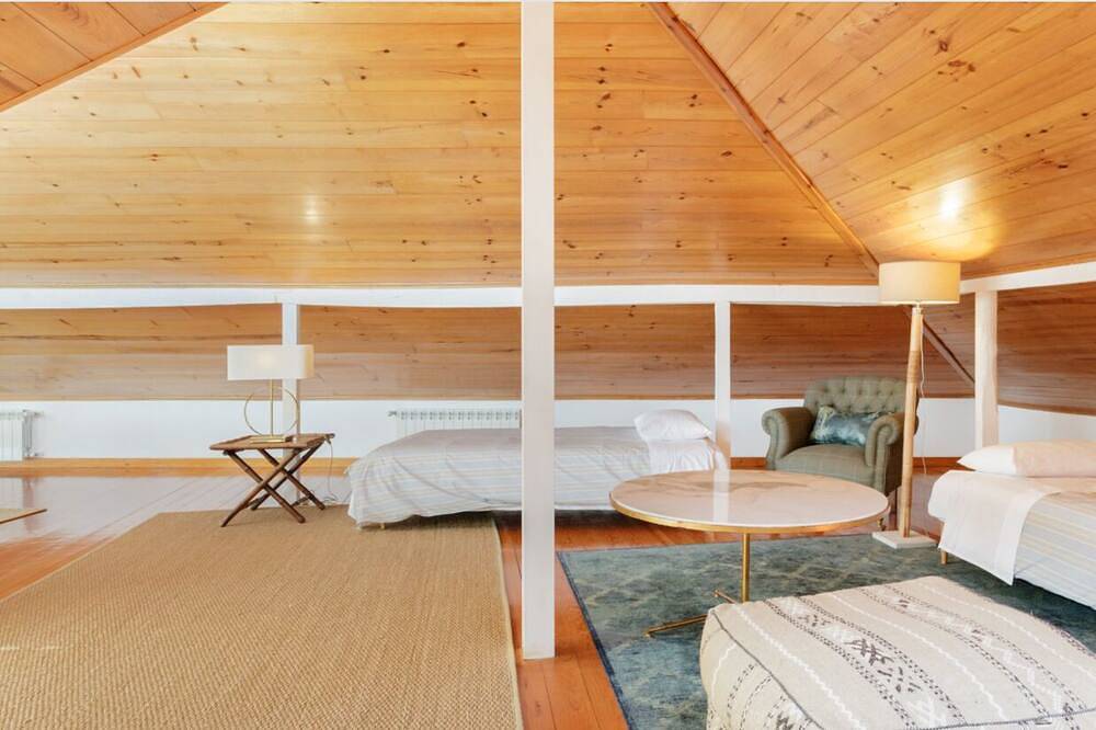 Ganze Wohnung, Santos Terrasse mit Flussblick - Boutique Duplex in Lissabon, Costa de Lisboa