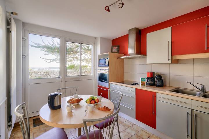 Location de vacances pour 10 personnes, avec terrasse ainsi que jardin et vue sur l’océan à Plobannalec-Lesconil - 4
