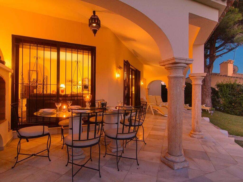 Traditional beach house in Las Chapas, Marbella