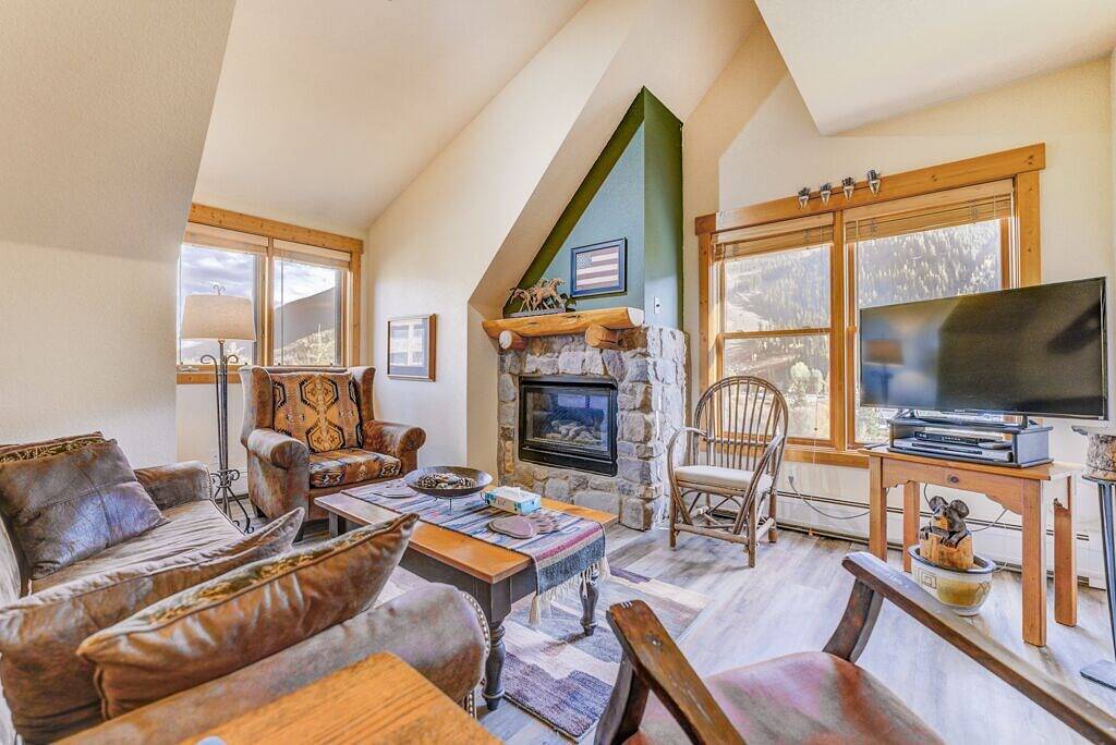 Ganze Wohnung, Spacious Condo w/ Mountain & River View from Balcony, Close to Mountain House in Arapahoe Basin