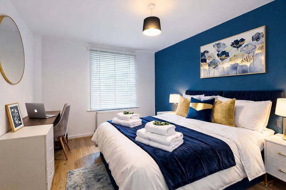 Cosy 4 Bed Home w/ Free Parking. Pet-Friendly! in Winchester, South Downs